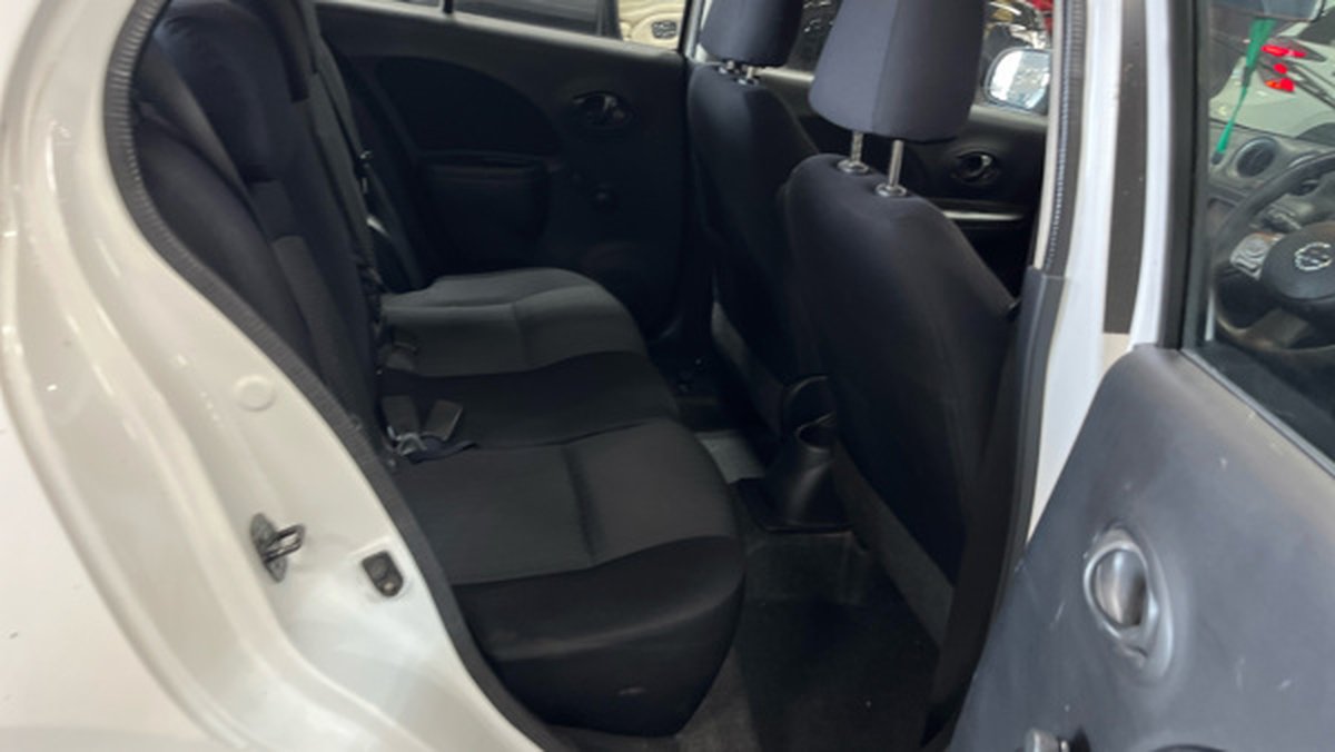 Nissan Micra 1.2 Tekna photo 12