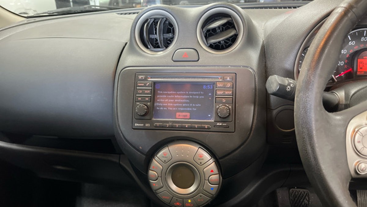 Nissan Micra 1.2 Tekna photo 9