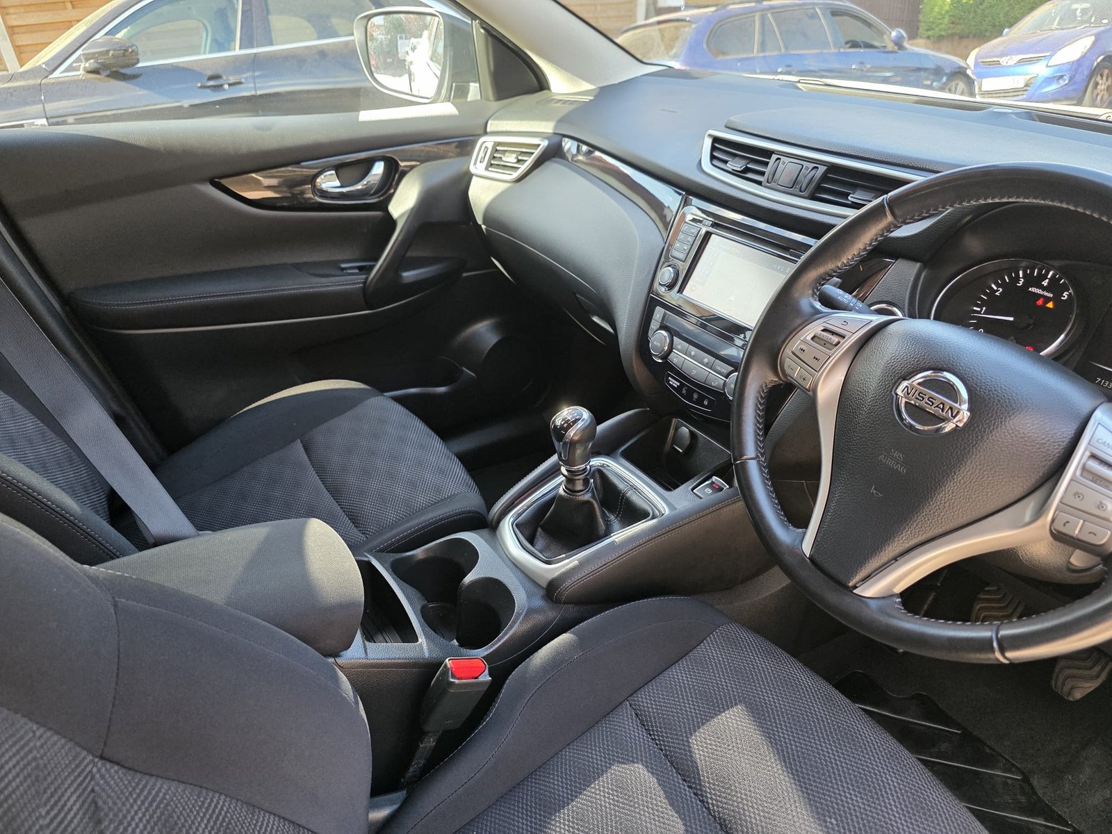 Nissan Qashqai 1.2 DIG-T N-Connecta photo 10