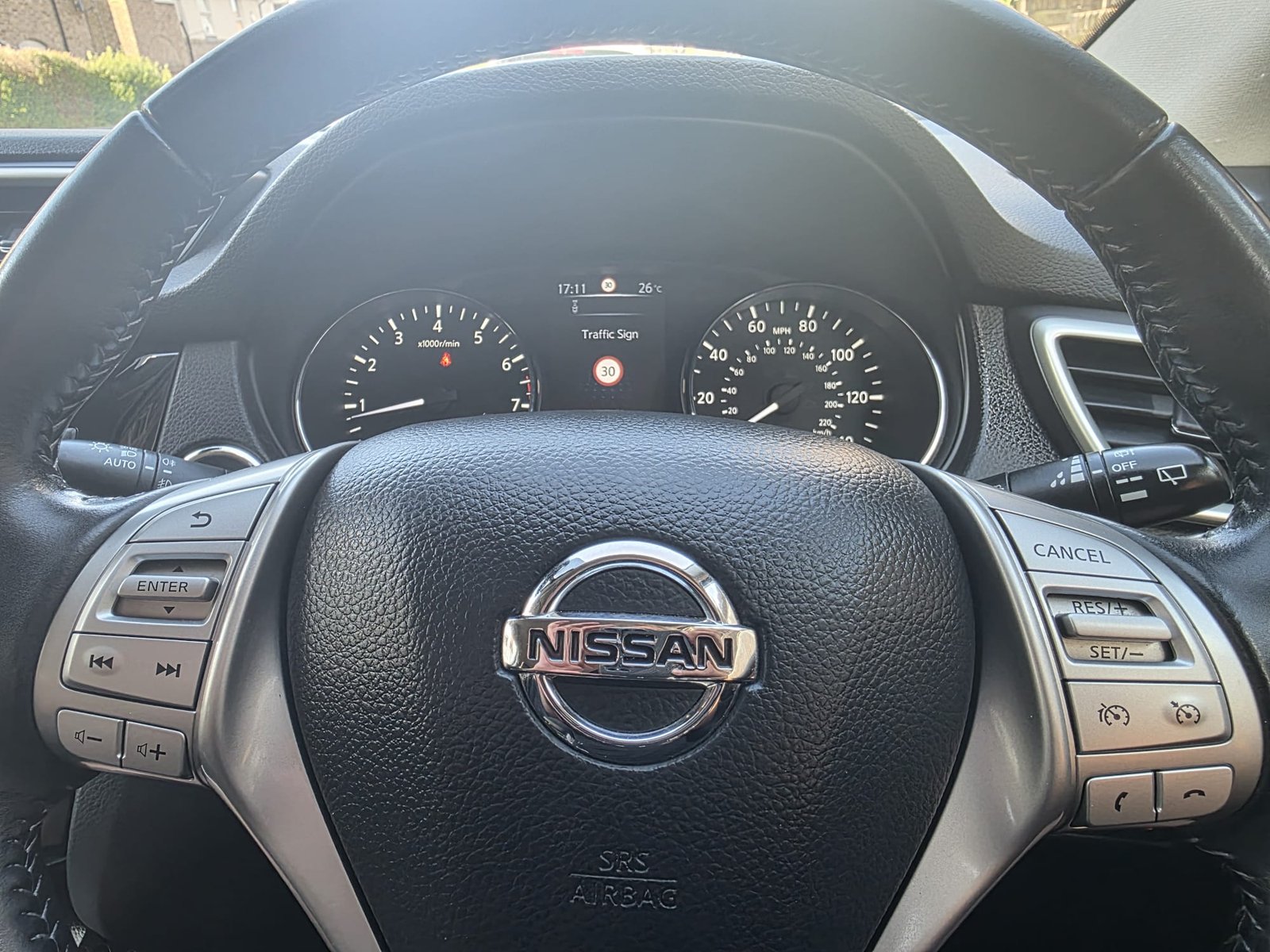 Nissan Qashqai 1.2 DIG-T N-Connecta photo 12