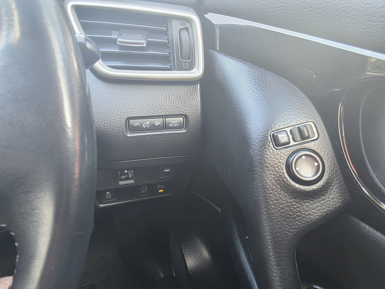 Nissan Qashqai 1.2 DIG-T N-Connecta photo 14
