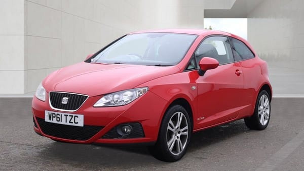 SEAT Ibiza SC 1.4 SE photo 2